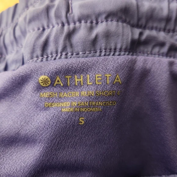 Athleta Mesh Racer Run Short 4" in Marlin Blue. Size S. #291749 - Picture 5 of 7